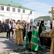 Митрополит Владимир встретил Святейшего Патриарха Кирилла в Киево-Печерской Лавре