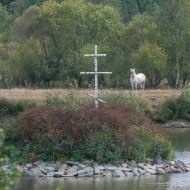 На женском Афоне монахини ездят за хлебом на БРДМе и выращивают страусов (фото)